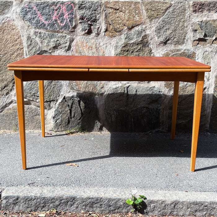 Matbord i teak - Yngvar Sandström, Triva, NK