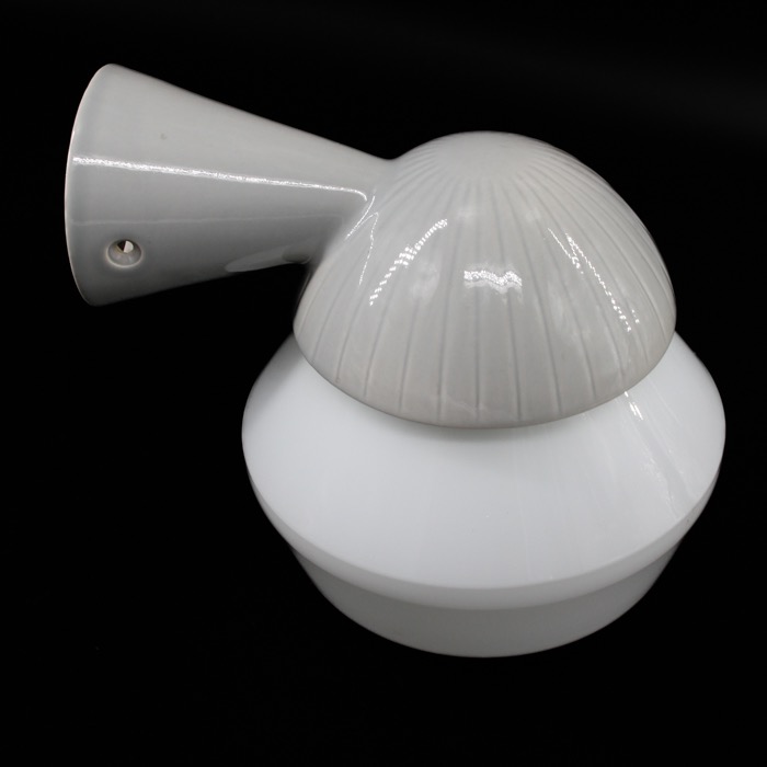 Vägglampa - Badrumslampa i porslin och glas