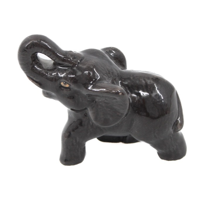 Elefant i svart porslin