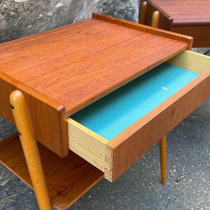 Två sängbord i teak - AB Carlssons Möbelfabrik