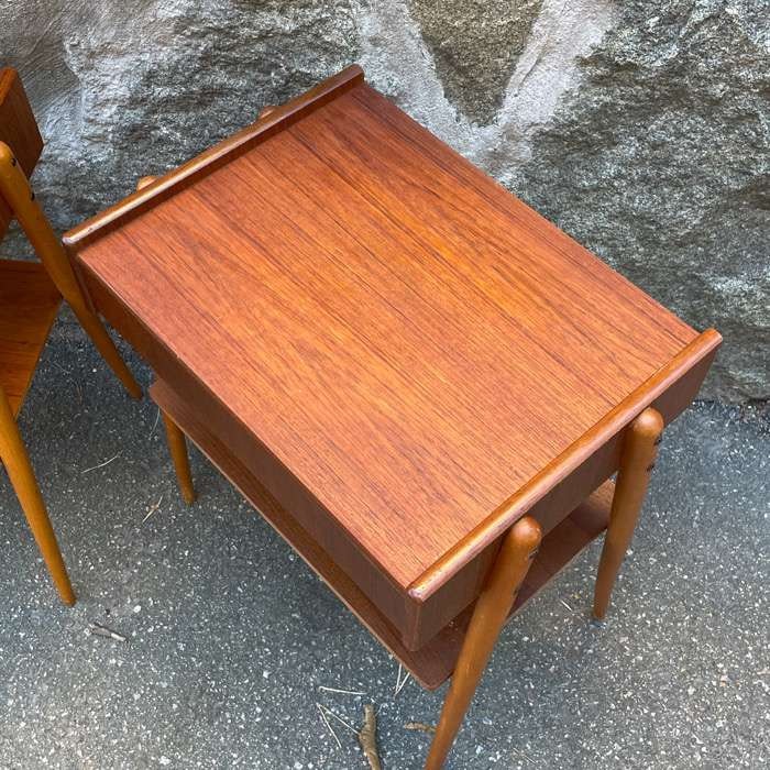 Två sängbord i teak - AB Carlssons Möbelfabrik