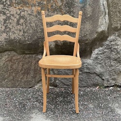 Nätta vintage matstolar