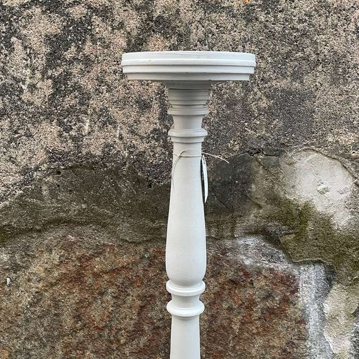 Ljusgrå piedestal