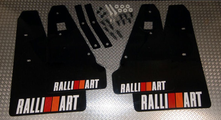 Mitsubishi Lancer Ralliart mud flaps