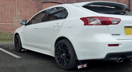 Mitsubishi Lancer Ralliart mud flaps