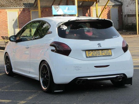 Peugeot 208 mudflaps