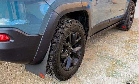 Jeep trailhawk wheels and mud flaps