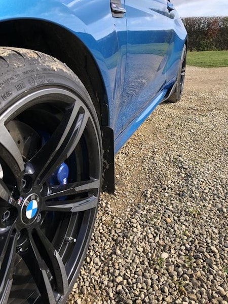 BMW M2 mud flaps