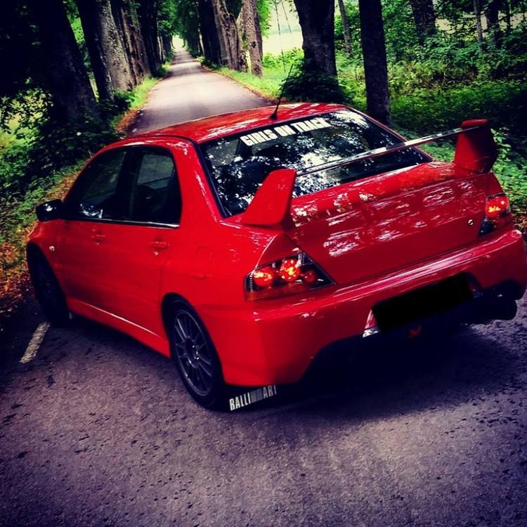 Mitsubishi Evo 7-9 mud flaps