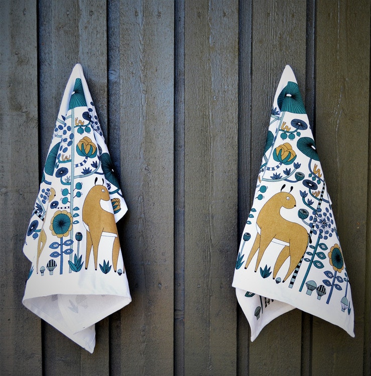 Kitchen towel " Sly Deer" Fabelskog