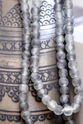 African Glas Pearls Grey Mist