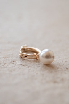 Pearl Hoop