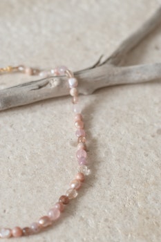 Bloom Pale Pink Halsband
