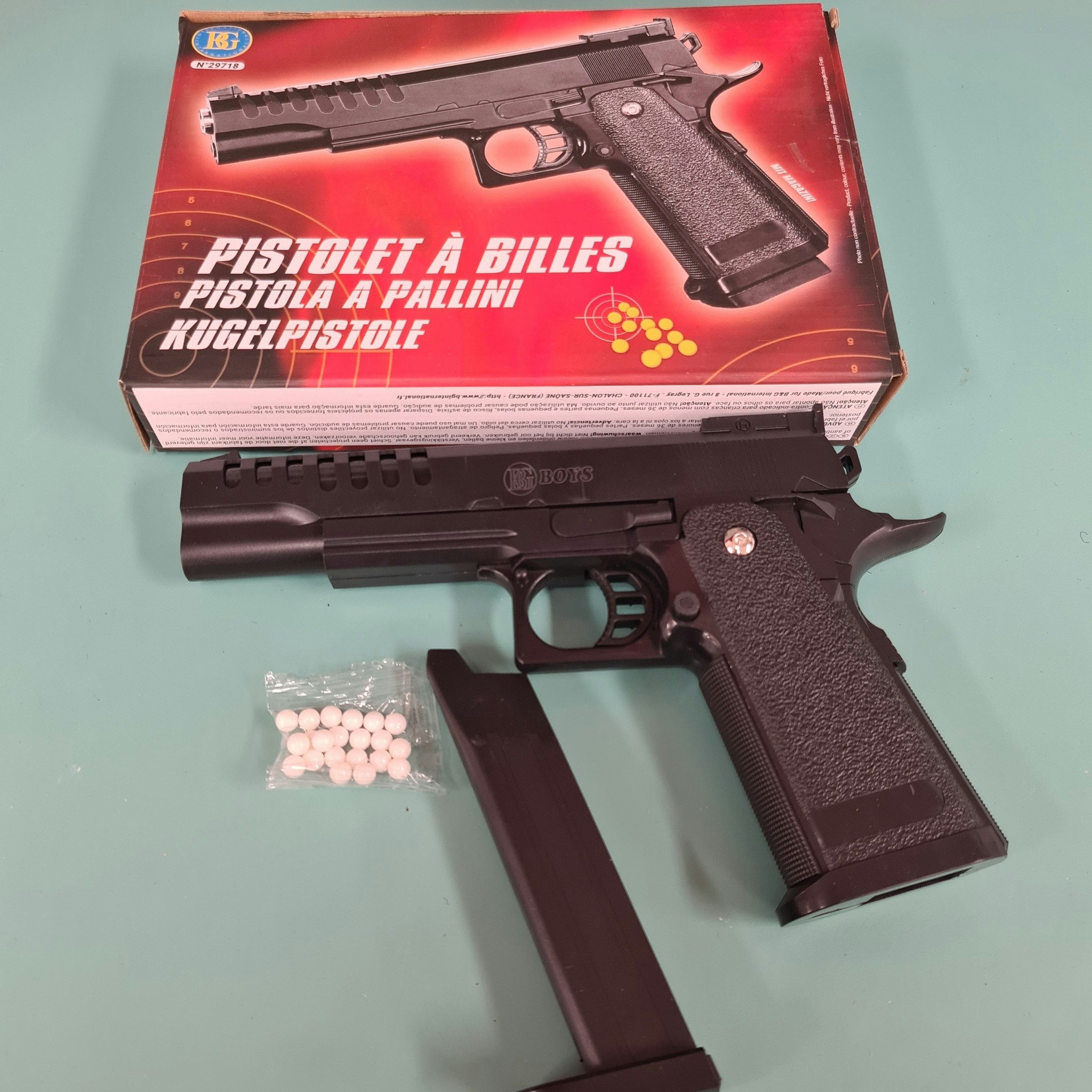 Kulpistol med magasin max 0,5 J ca 23,5 cm