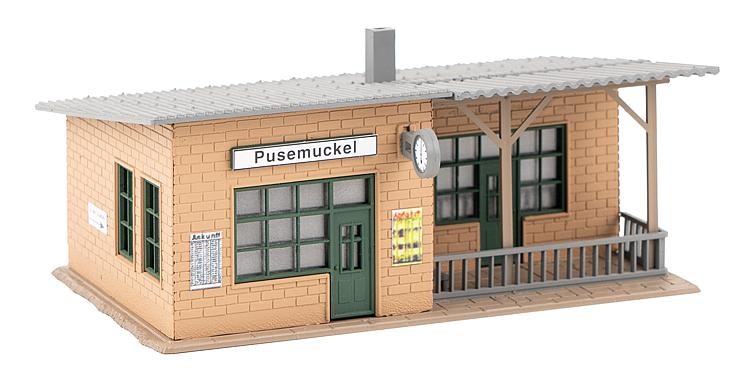 FA110204 - Hållplats "Pusemuckel" - Faller H0