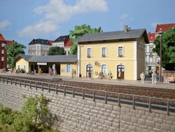 AU11369 - Station "Plottenstein" - Auhagen H0