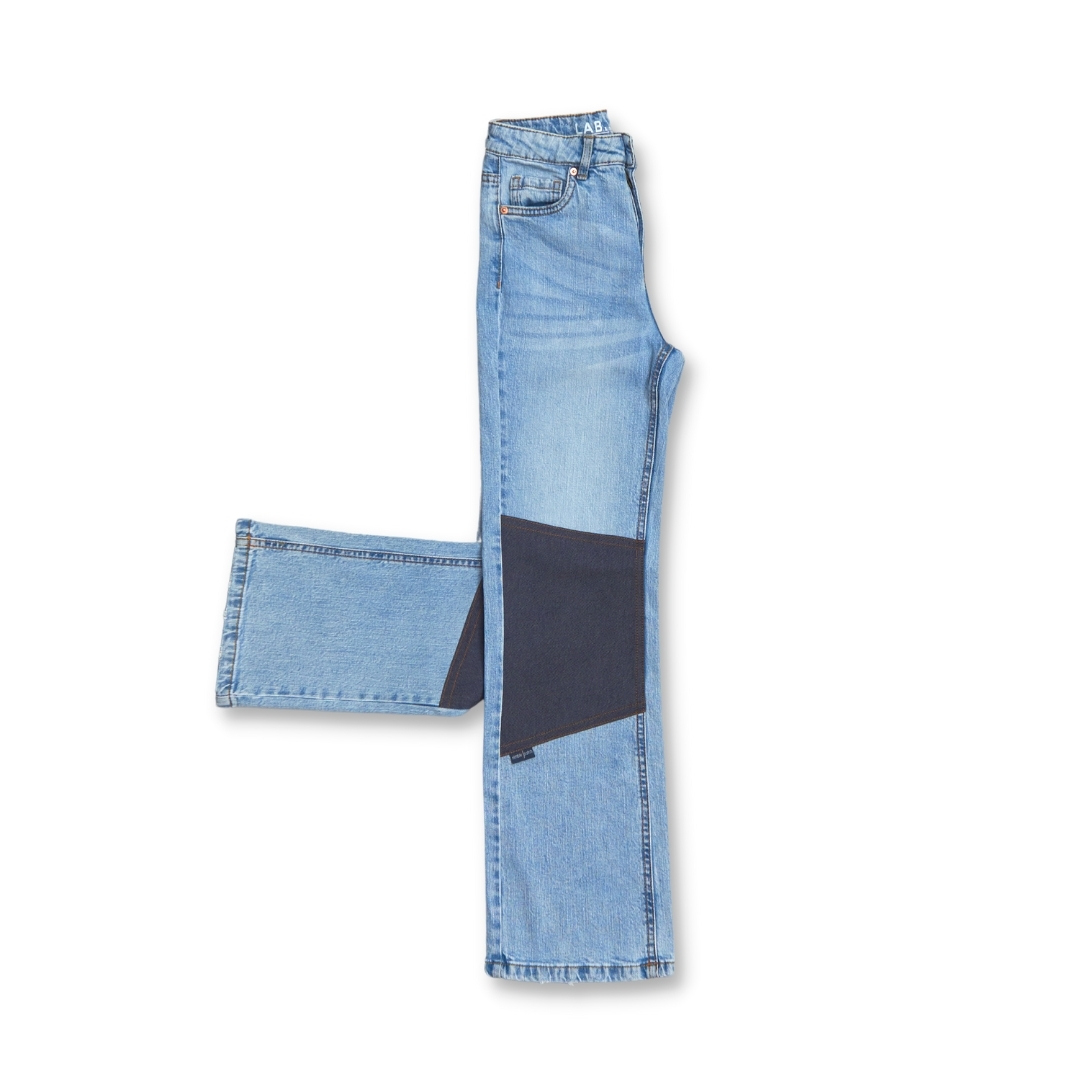 Slitstarka utsvängda jeans, Regular fit, Stl 146, Kappahl