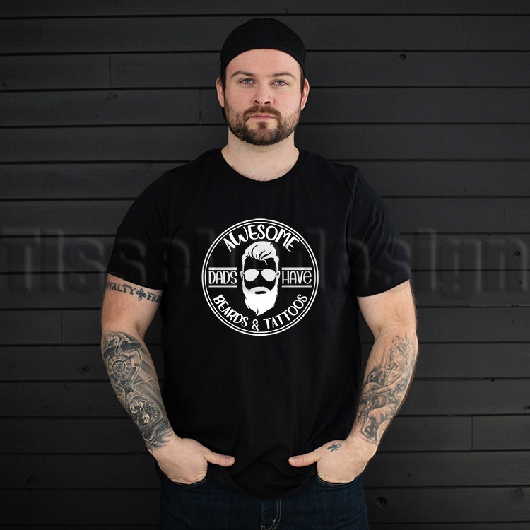 T-shirt Fars Dag Awesome Dads Have Beards And Tattoos