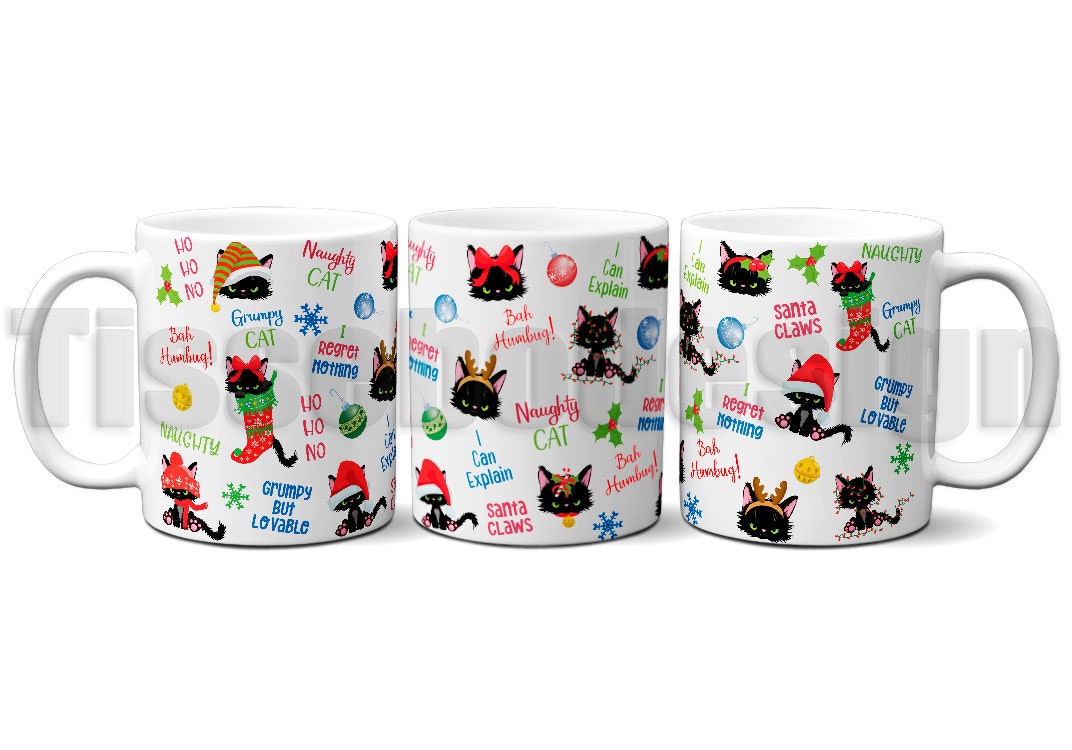 Keramisk mugg med färgglada kattmotiv och roliga julcitat, 330 ml, med tryck runt hela muggen.