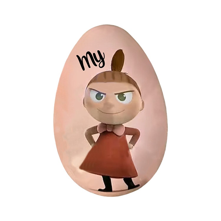Muminpåskägg i plåt, 15 cm, med motiv av Lilla My samt personligt namn i vinyl.