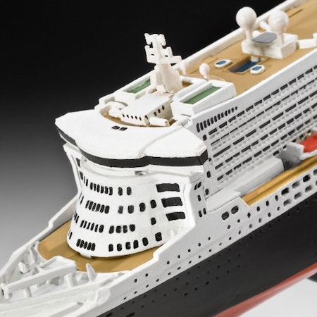 Revell Model Set Queen Mary 2