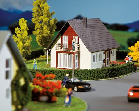 Faller Detached house, wine-red