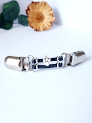 Cardigan clip / Cardigan buckle dog paw