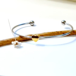 Bangle med guldfärgat hjärta