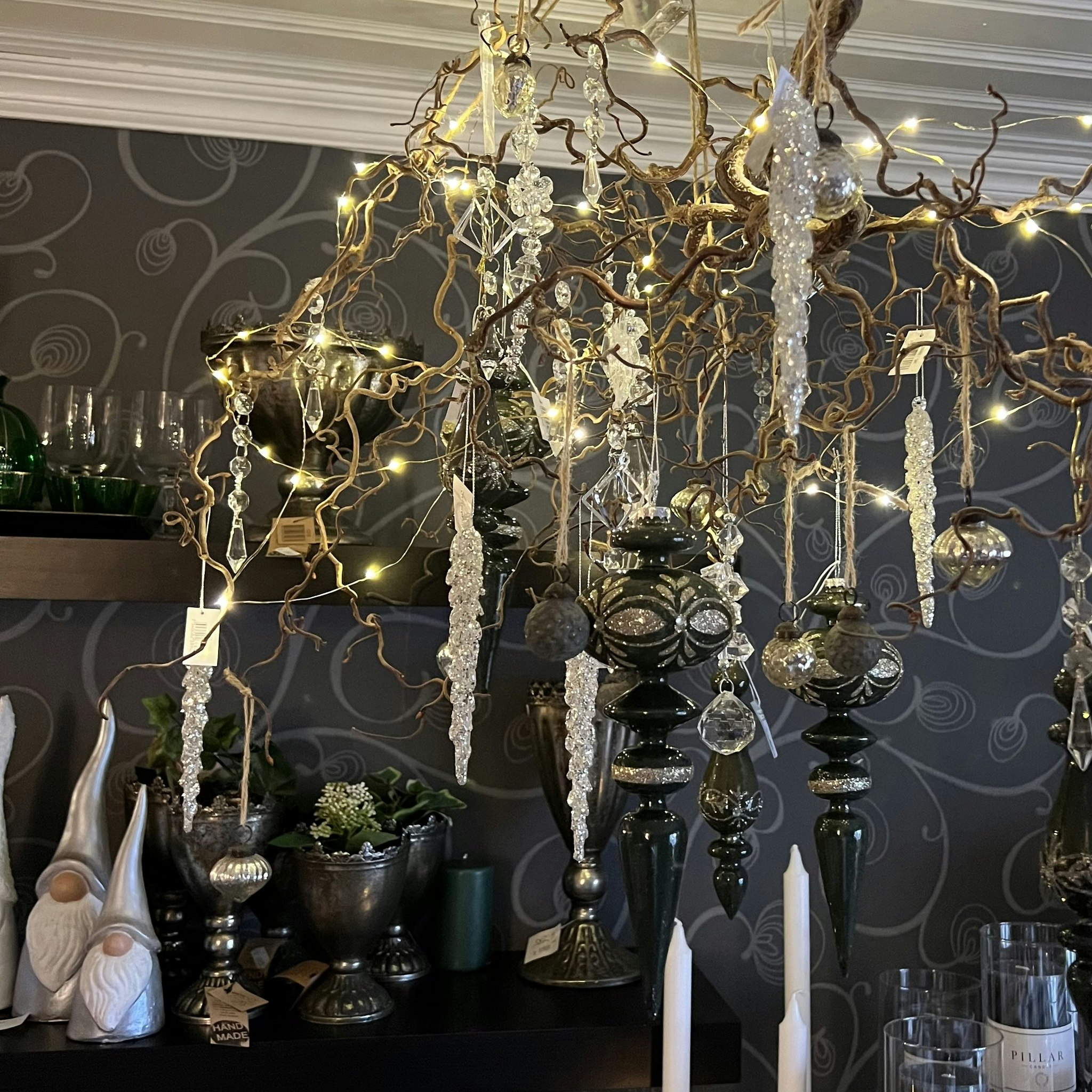 Ornament i glas m. glimmer