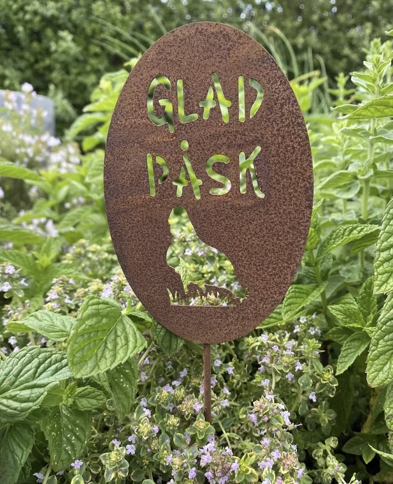 Ägg Glad Påsk på pinne med höna