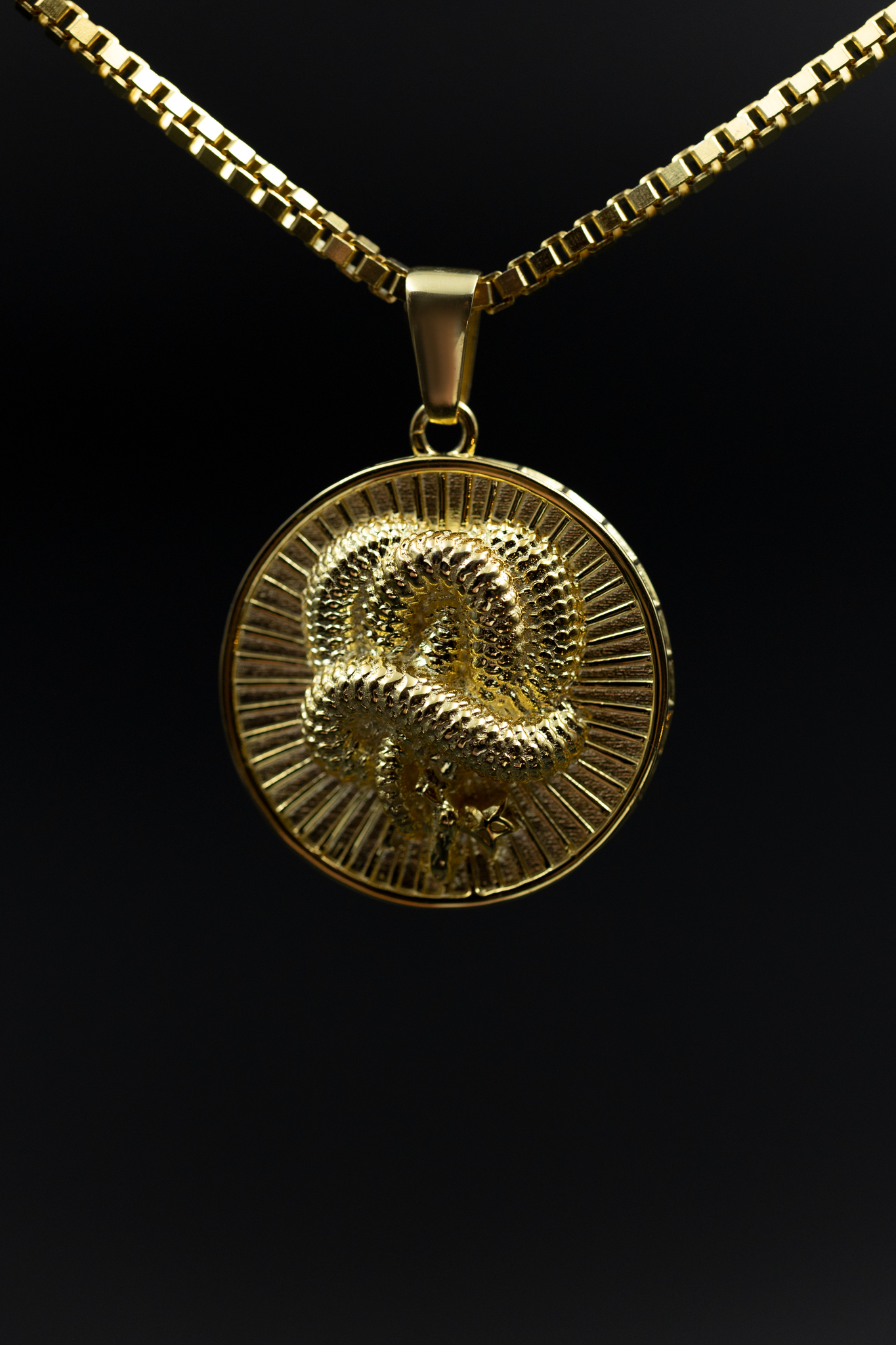 Regal Necklace Gold