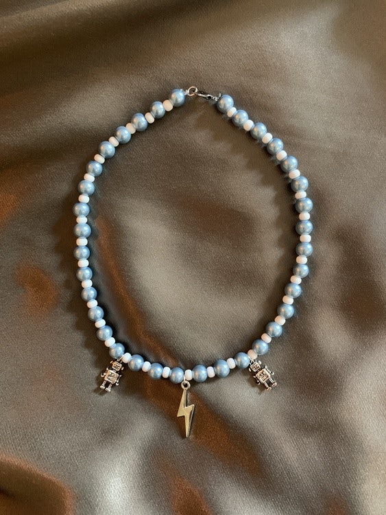 Blue pearl necklace