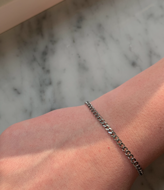 Plain chain bracelet