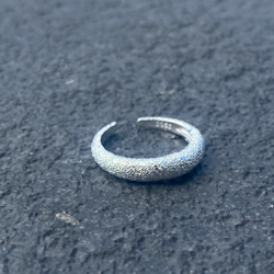 Shiny glitter ring