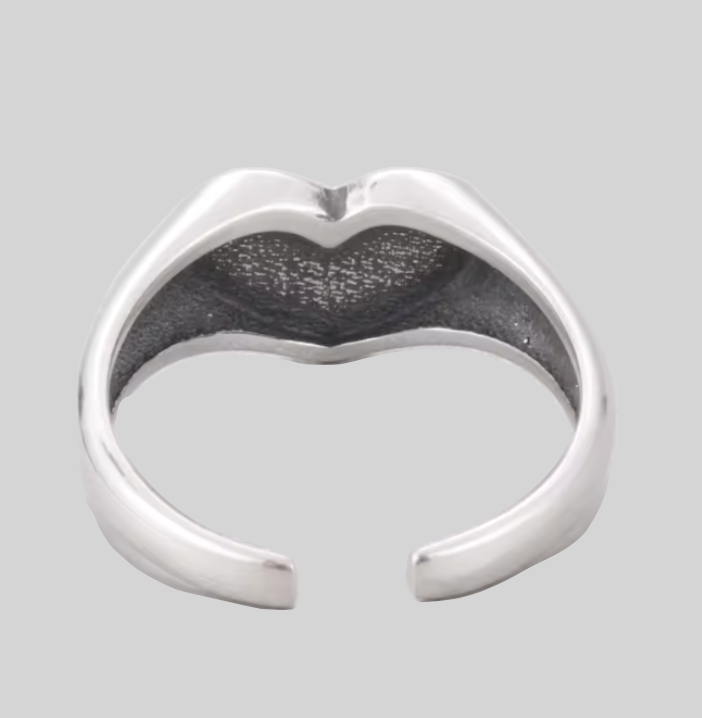 Crying heart ring