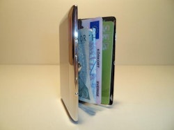 Plåtplånbok Lines med fickor