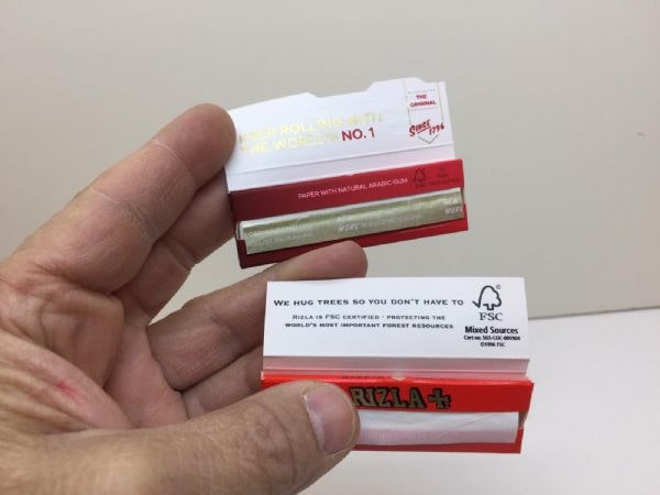 Rizla Röd Mini DISPLAY (100 st) cigarettpapper