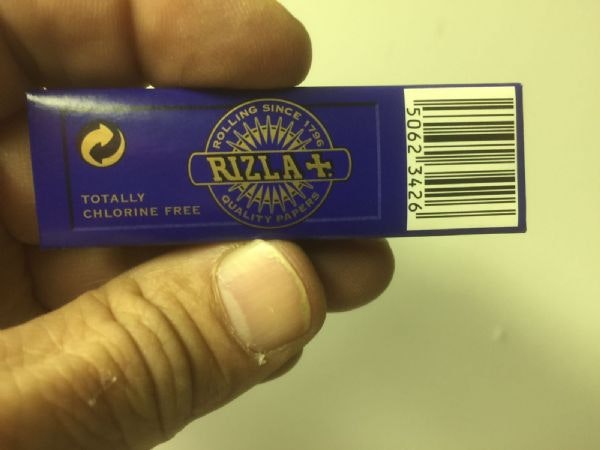 Rizla Mörkblå Mini cigarettpapper (10 förpackningar)