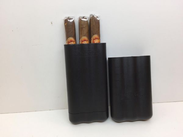 Cigarrfodral / Cigarretui (3 cigarrer)