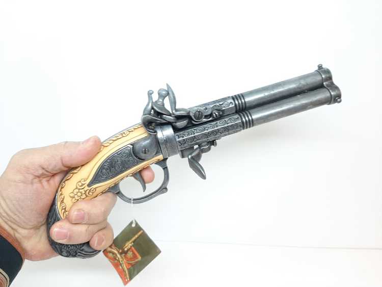 Flintlåspistol 3 pipor (pirat pistol) replika