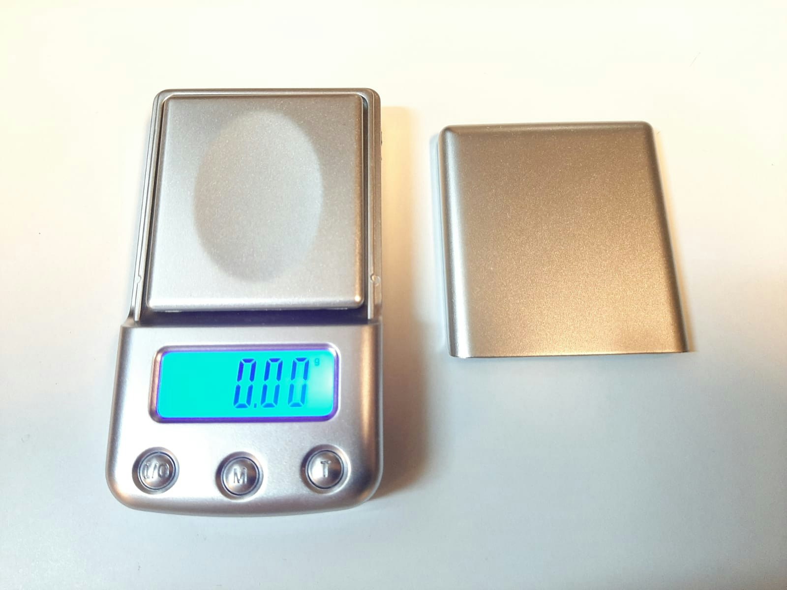 Digitalvåg (100 / 0.01 gram) + 4 vikter