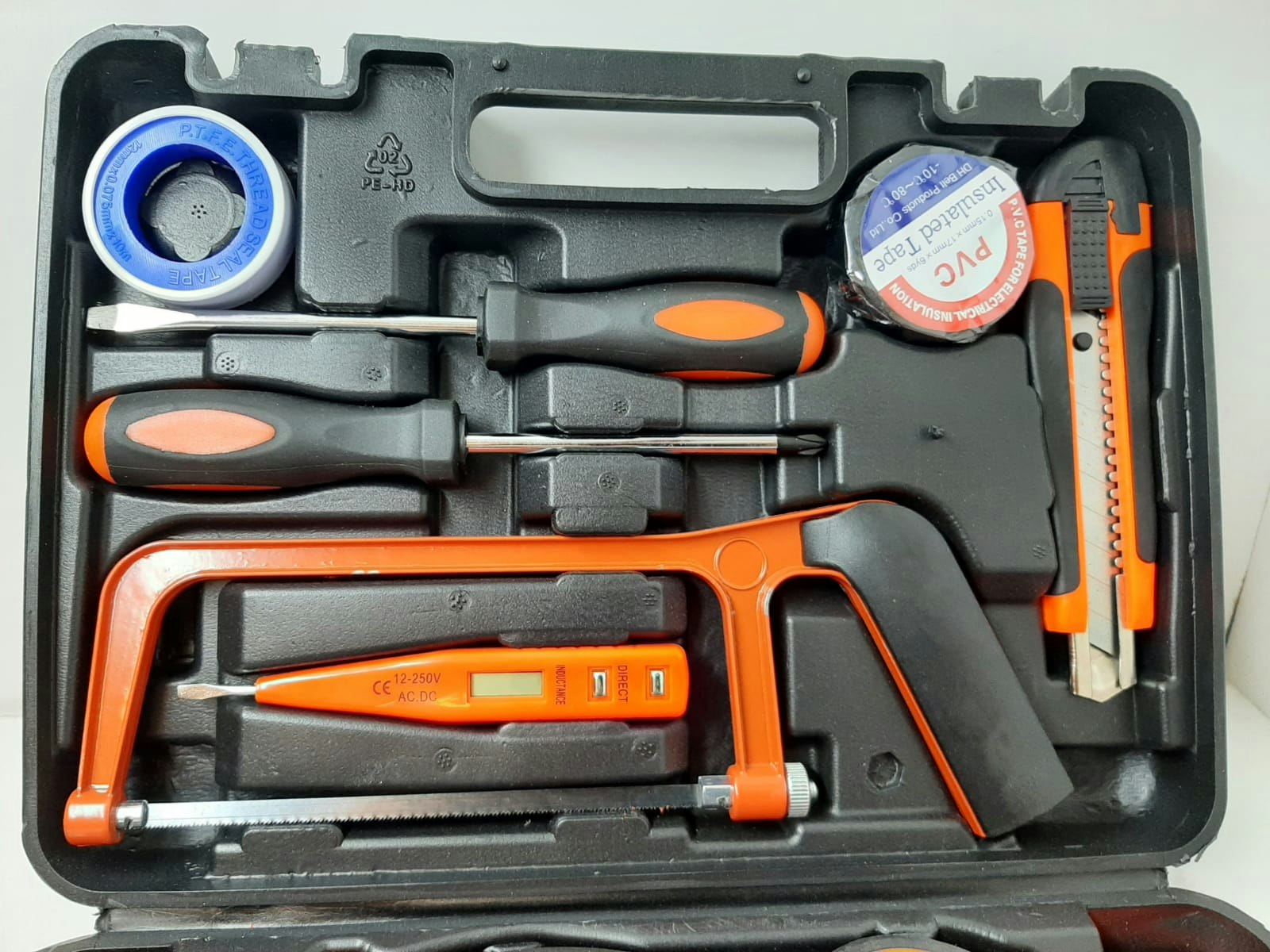 Låda med verktyg (verktygsset / verktygslåda)