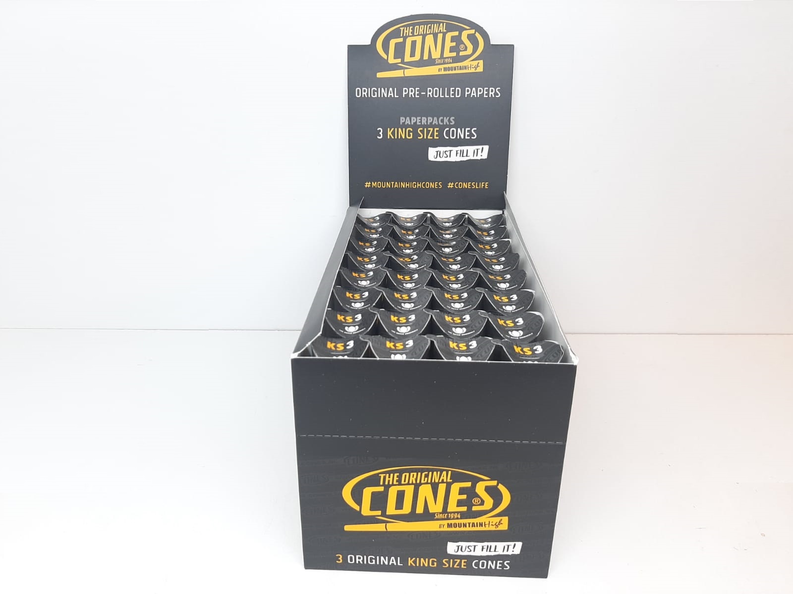 DISPLAY: Cones Färdigrullade koniska papper (32 förpackningar)