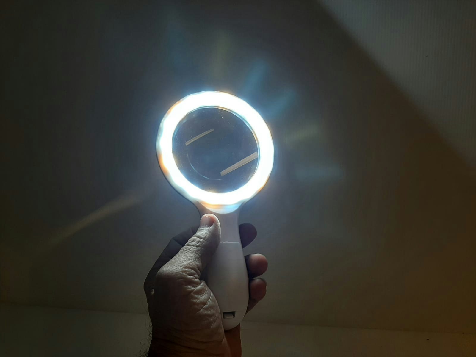 Förstoringsglas med LED (x10)