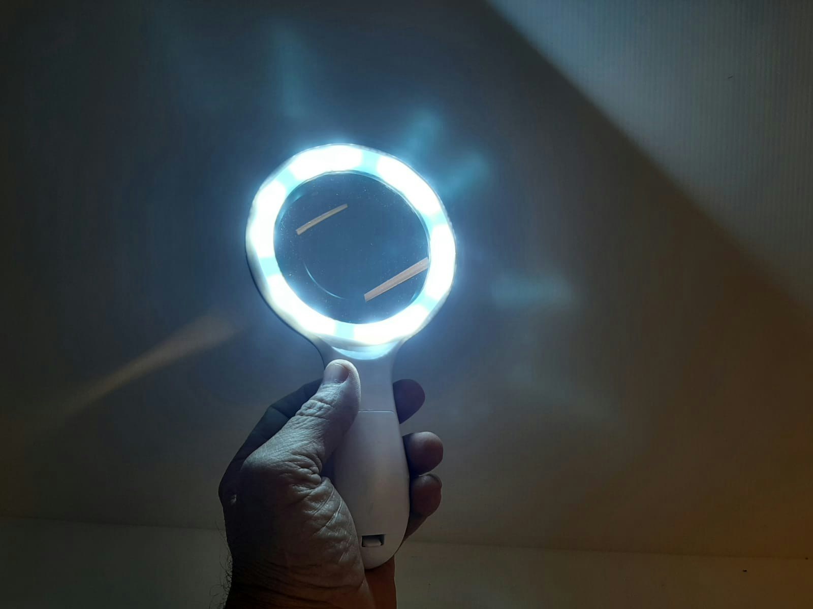 Förstoringsglas med LED (x10)