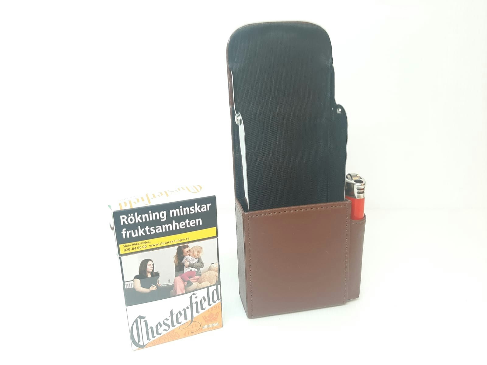 Cigarettetui + BIC Tändare