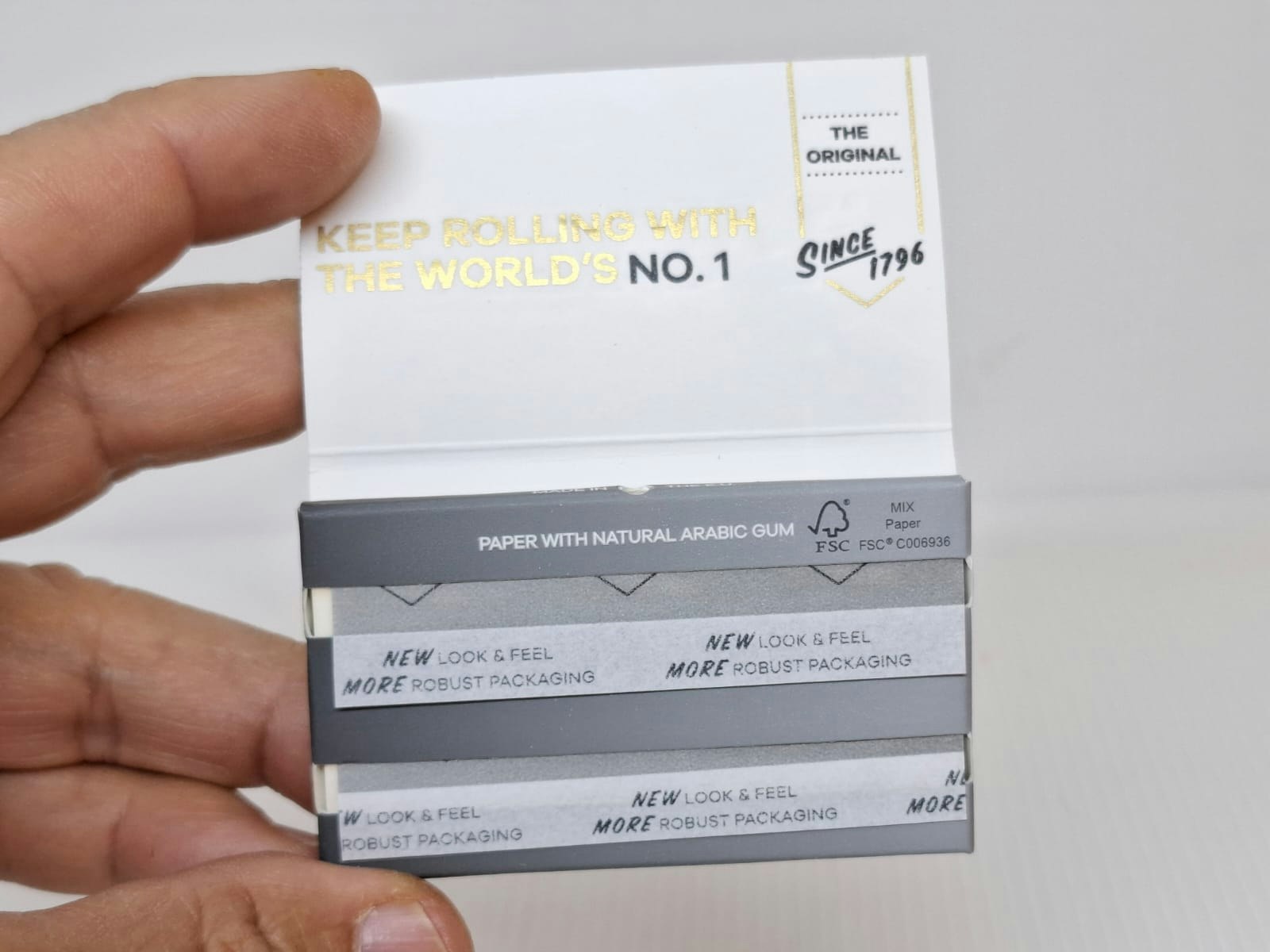DISPLAY: Rizla Silver Mini Dubbel (cigarettpapper)