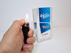DISPLAY: Rizla Blå Mini Thin Dubbel (cigarettpapper)