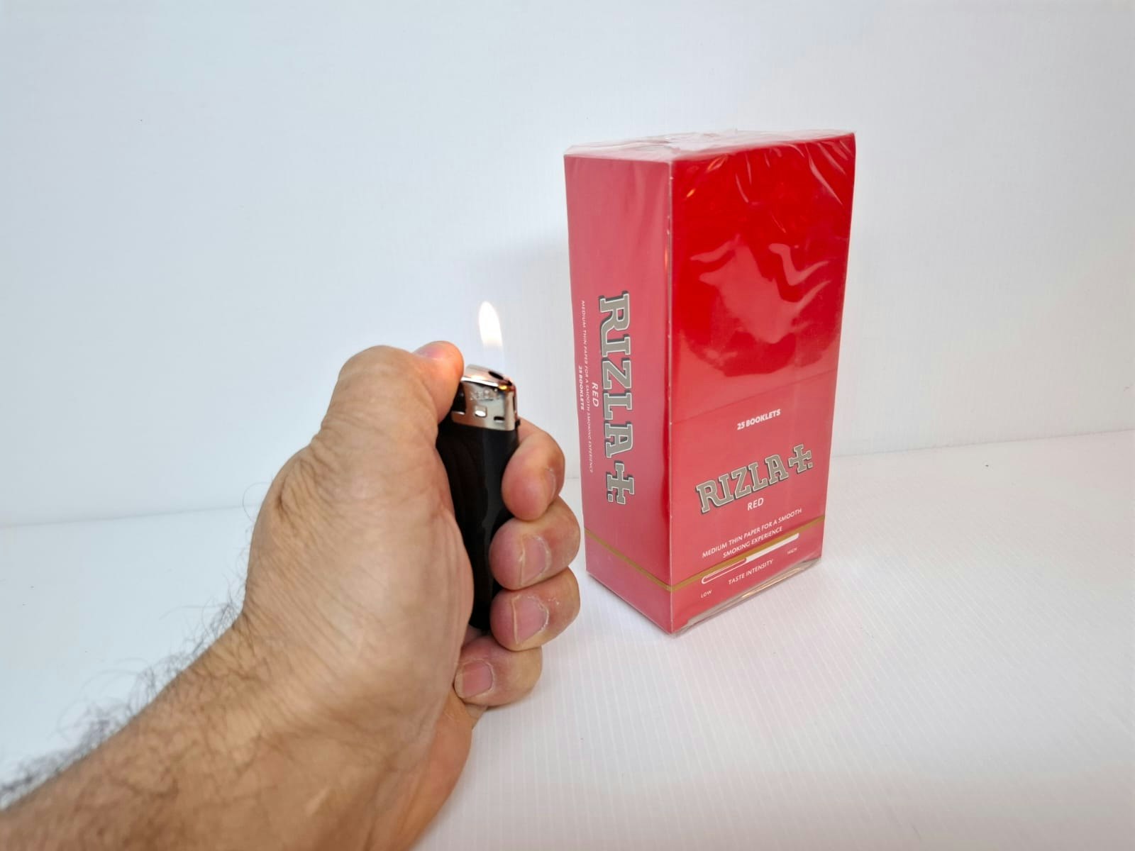 DISPLAY: Rizla Röd Mini Dubbel (cigarettpapper)