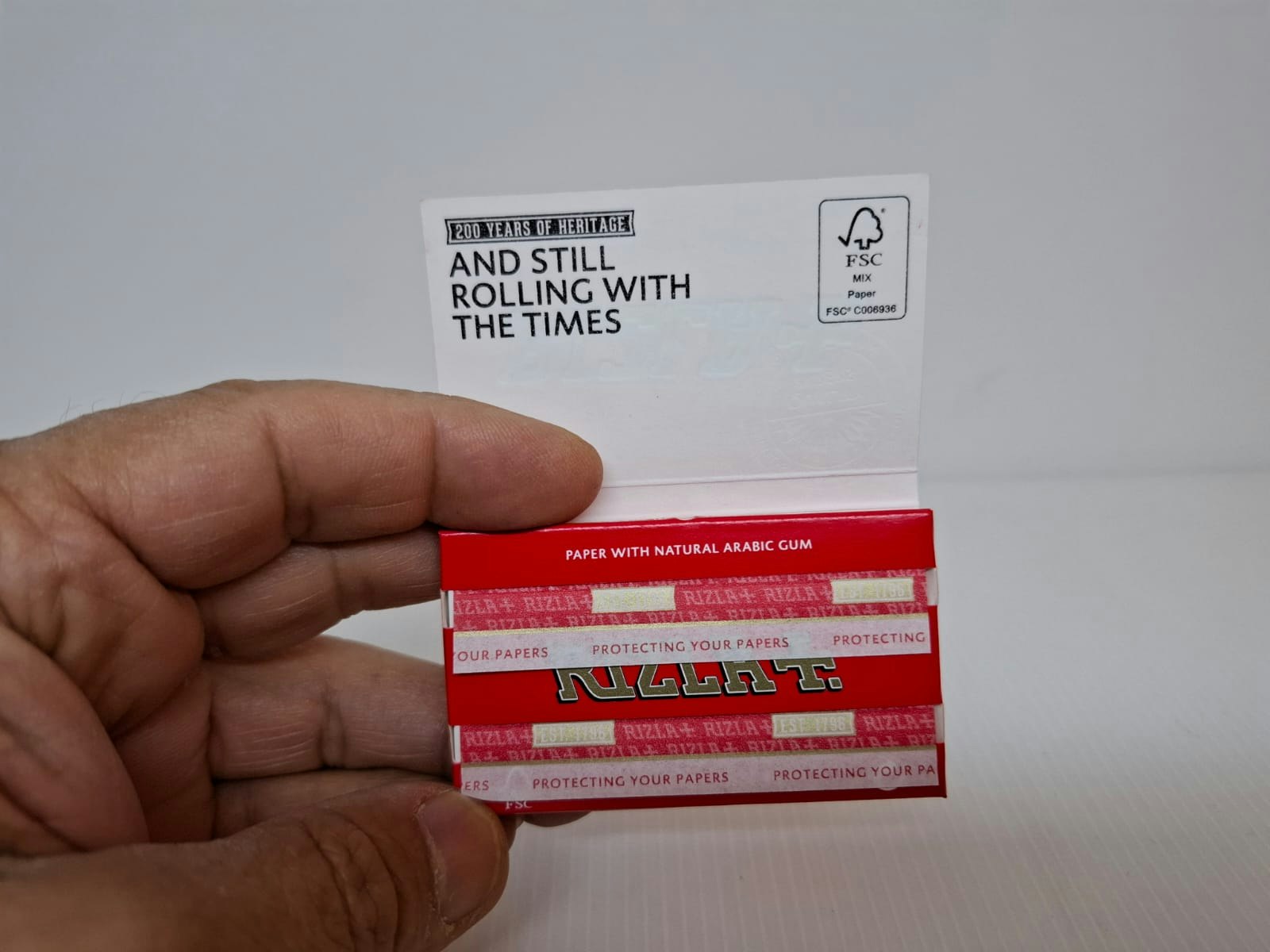 DISPLAY: Rizla Röd Mini Dubbel (cigarettpapper)